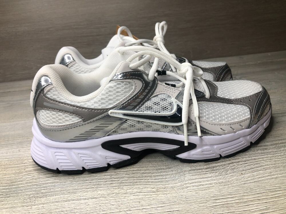 Nike V5 RNR White Grey Metallic Silver Black Womens Sports Sneaker Sz 8